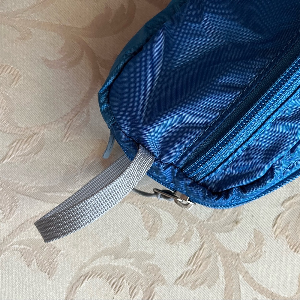 REI Navy Blue Men's Belt Bag - Picture 7 of 9